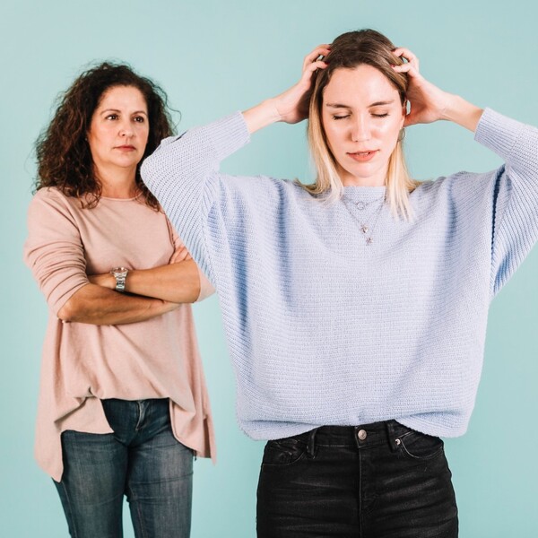 "Ma madre me manipula". Es hora de apagar la luz de gas.