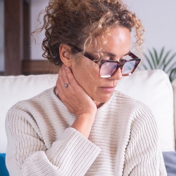 ¿A qué edad se manifiestan los primeros síntomas de la menopausia? Descúbrelo en Cómo vivir la menopausia de Tamsen Fadal